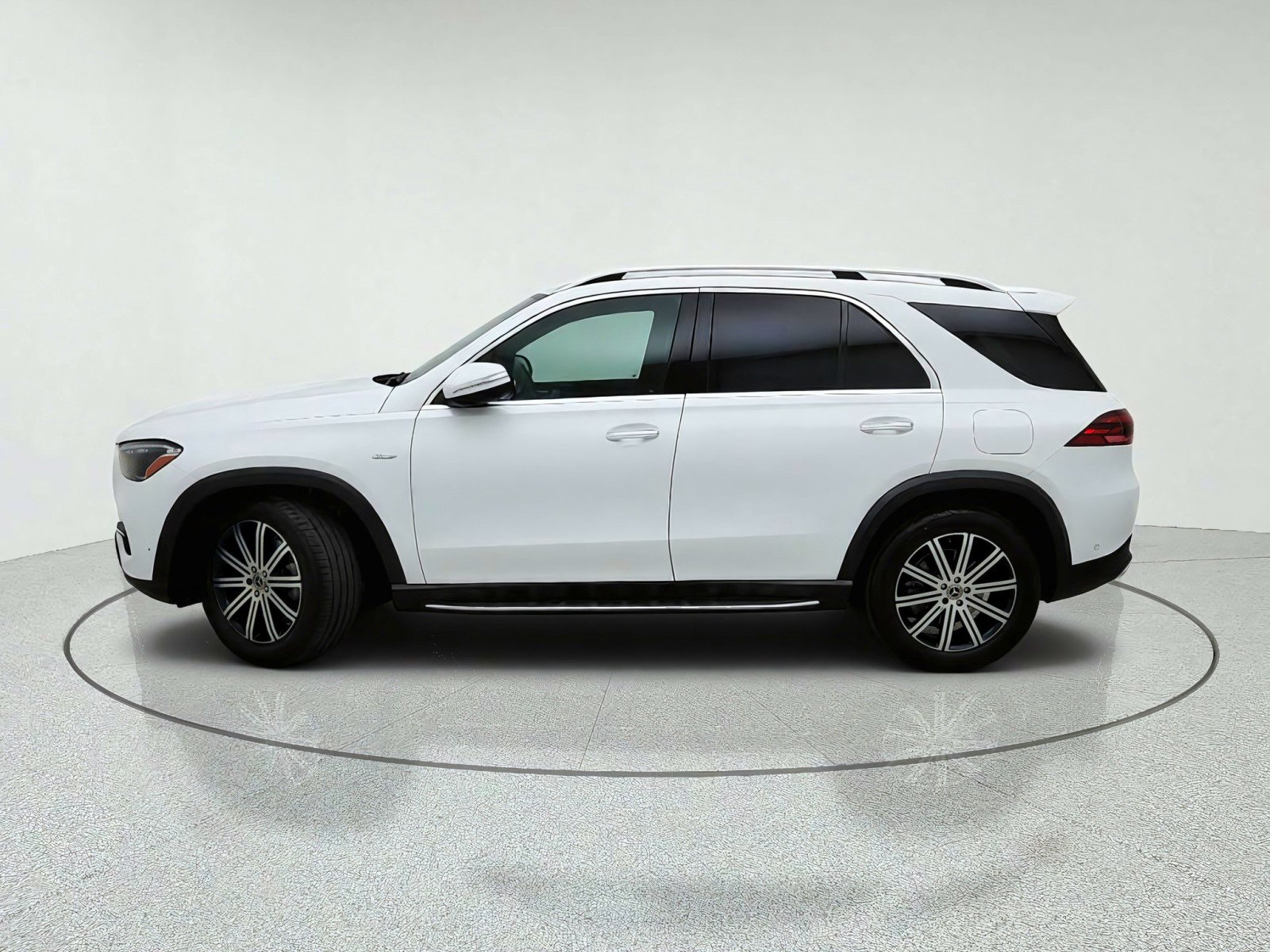 Used 2025 Mercedes-Benz GLE 450e 4MATIC image 14