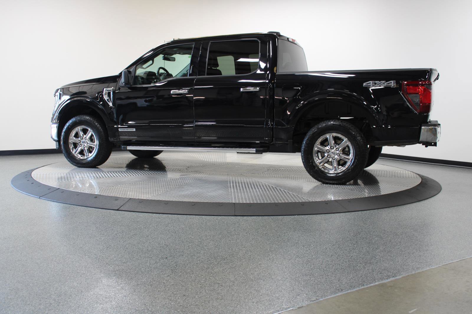 Used 2024 Ford F150 XLT w/ Mobile Office Package image 8