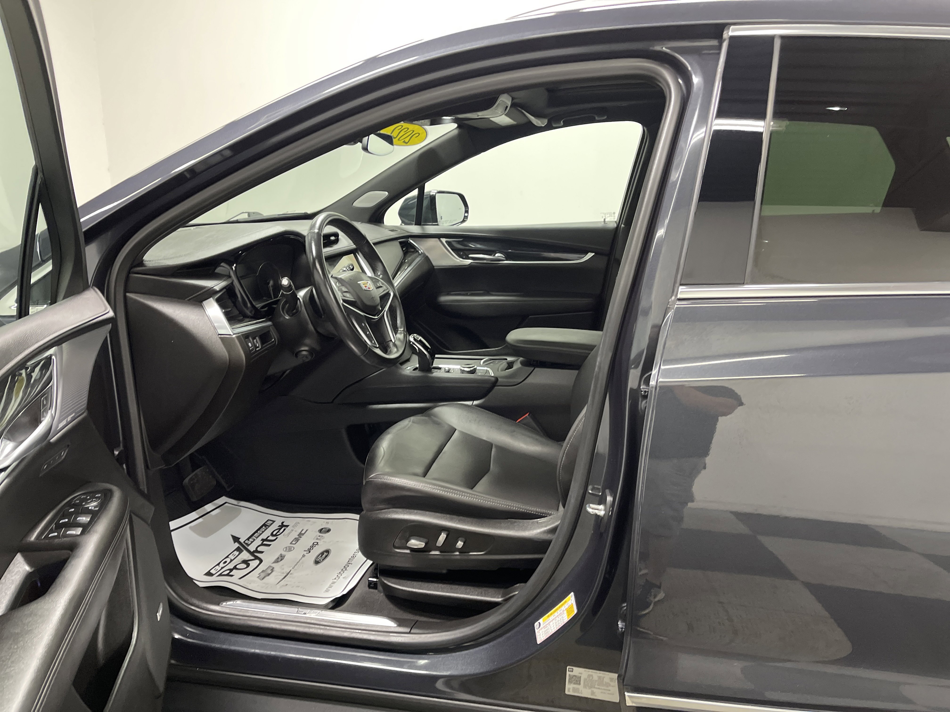 Used 2022 Cadillac XT5 Premium Luxury image 9