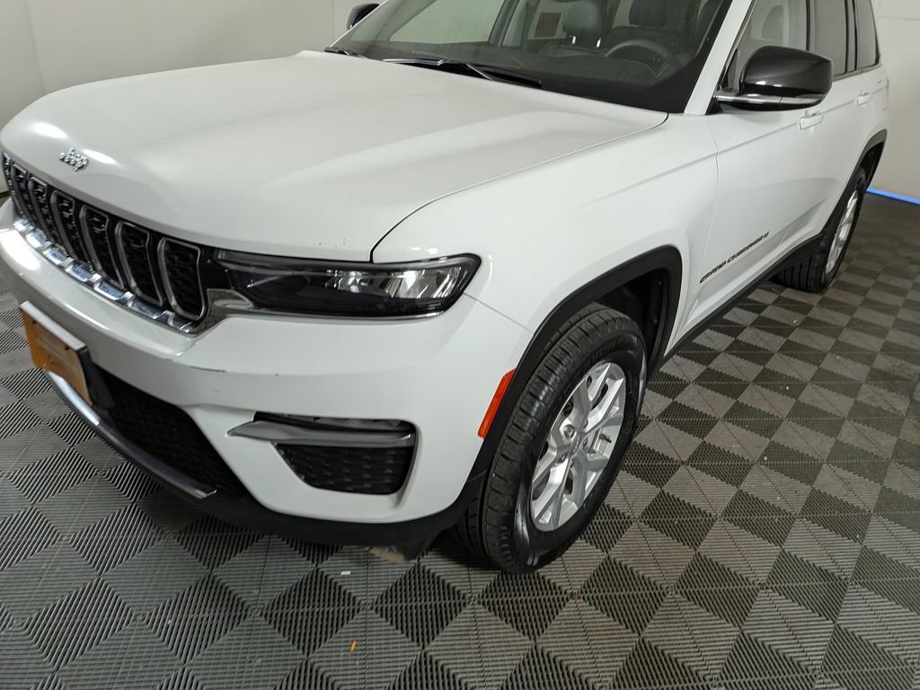 Certified 2023 Jeep Grand Cherokee Limited AWD/4WD image 13