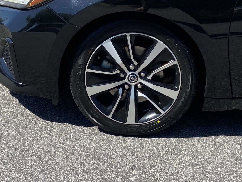 Used 2021 Nissan Maxima 3.5 SV w/ Floor Mat Group FWD image 9