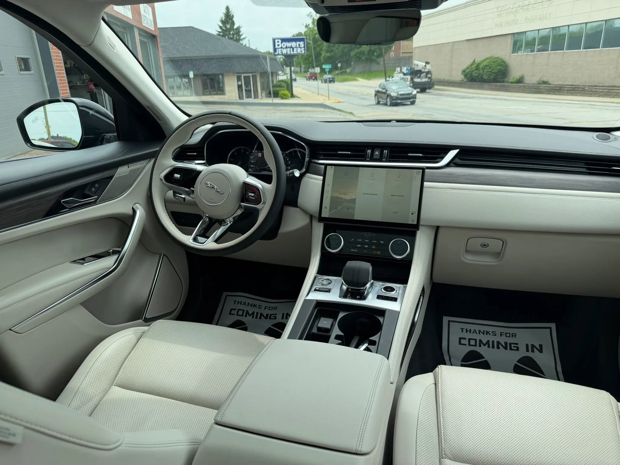 Used 2023 Jaguar F-PACE S AWD/4WD image 14