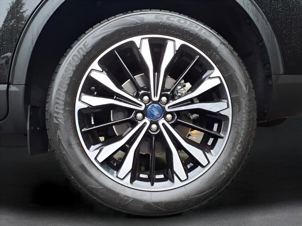 Used 2021 Ford Escape SE w/ SE Sport Appearance Package image 10