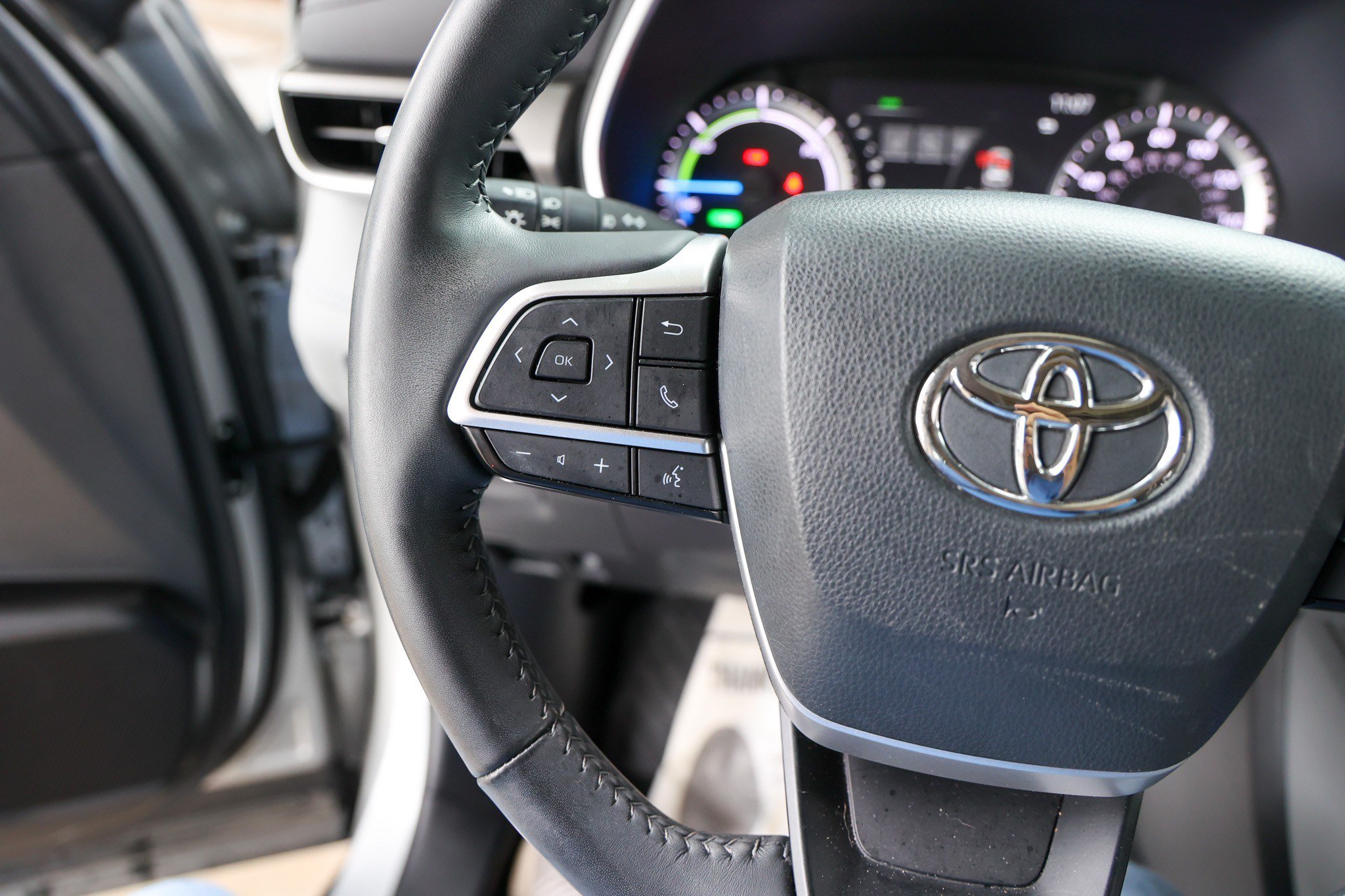 Used 2023 Toyota Highlander XLE FWD image 17