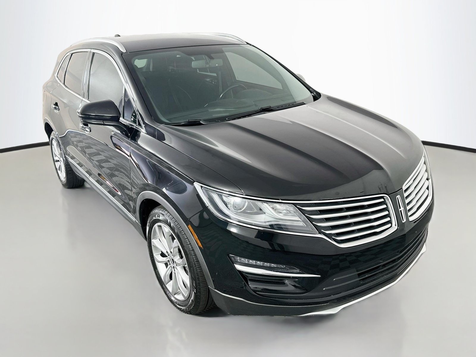 Used 2018 Lincoln MKC Select w/ Select Plus Package FWD image 1