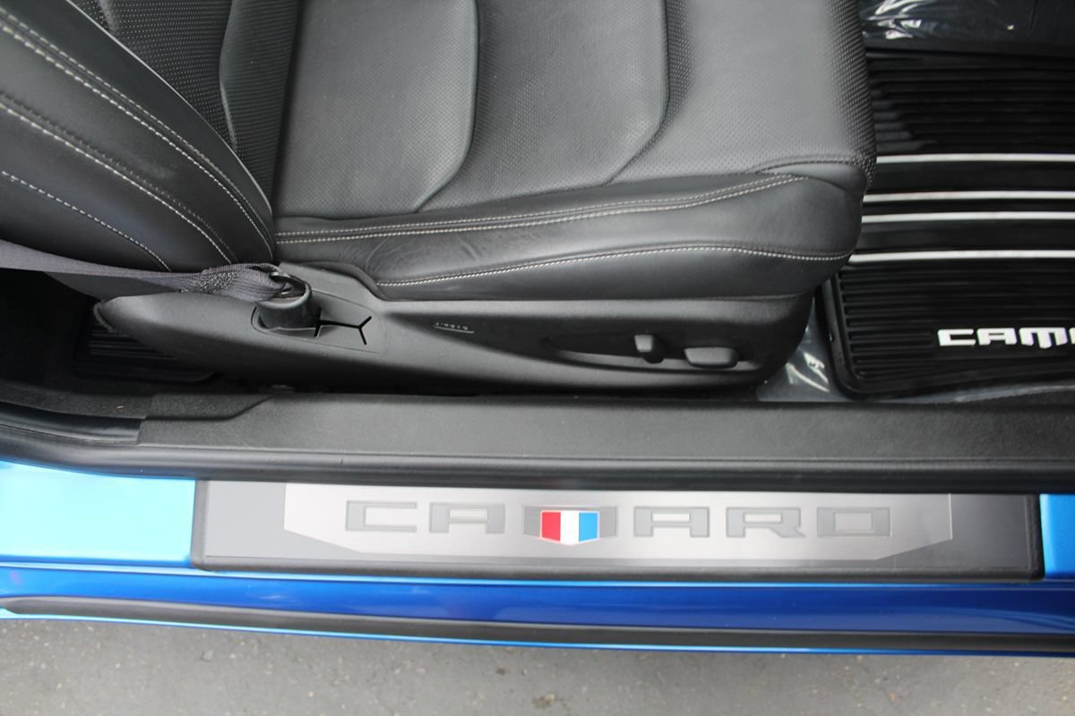 Used 2017 Chevrolet Camaro LT RWD image 23
