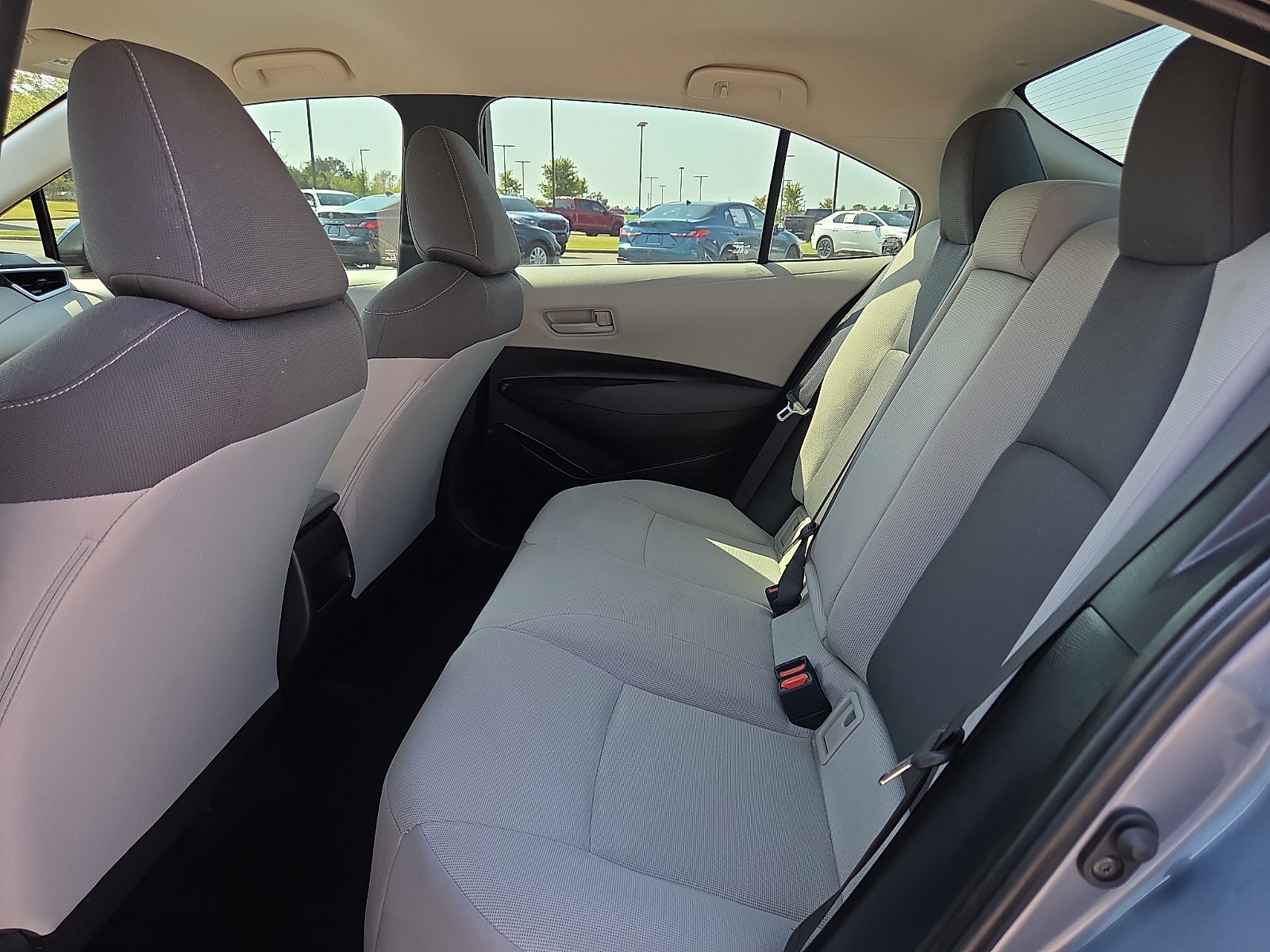 Used 2022 Toyota Corolla LE FWD image 10