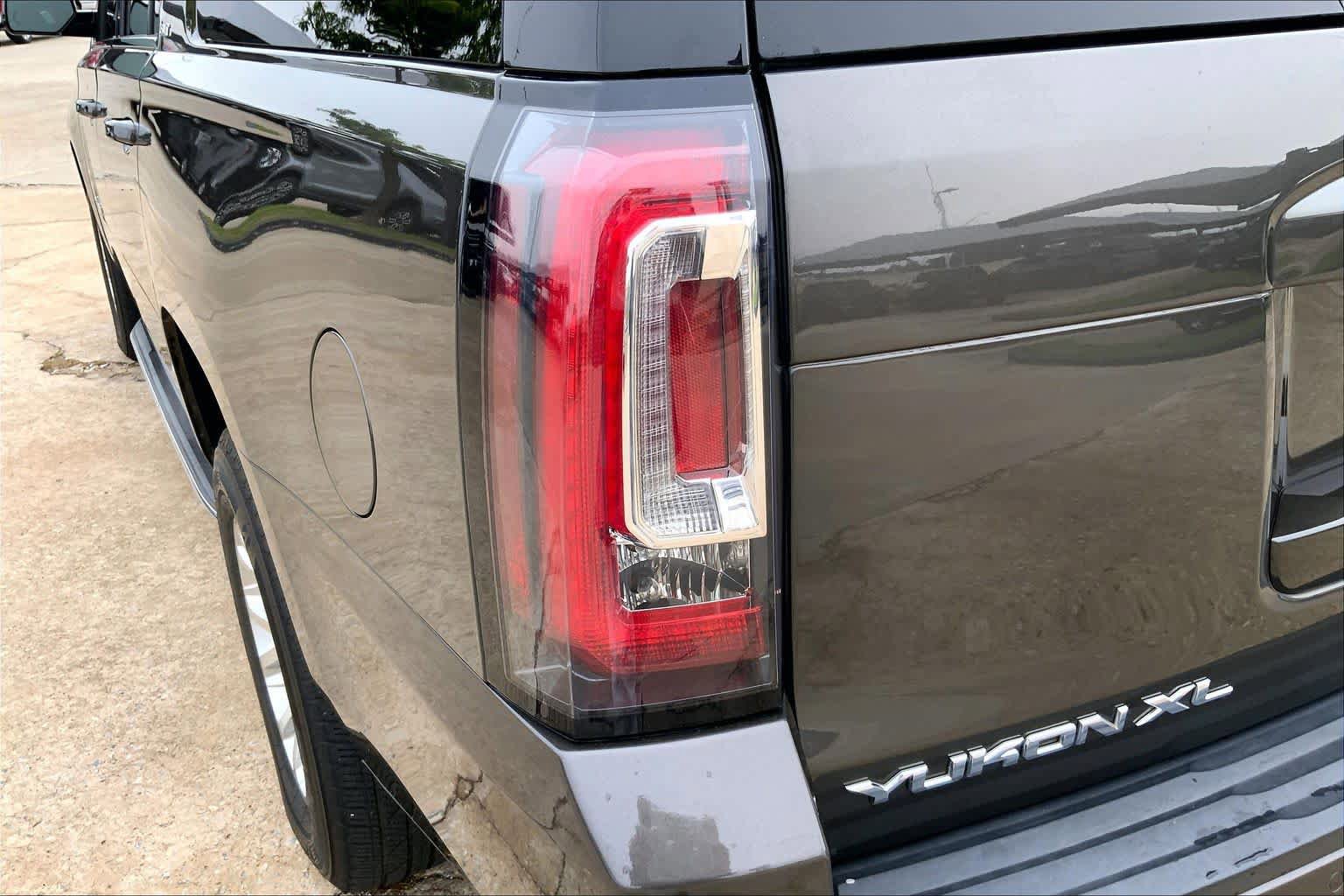 Used 2020 GMC Yukon XL SLT AWD/4WD image 28