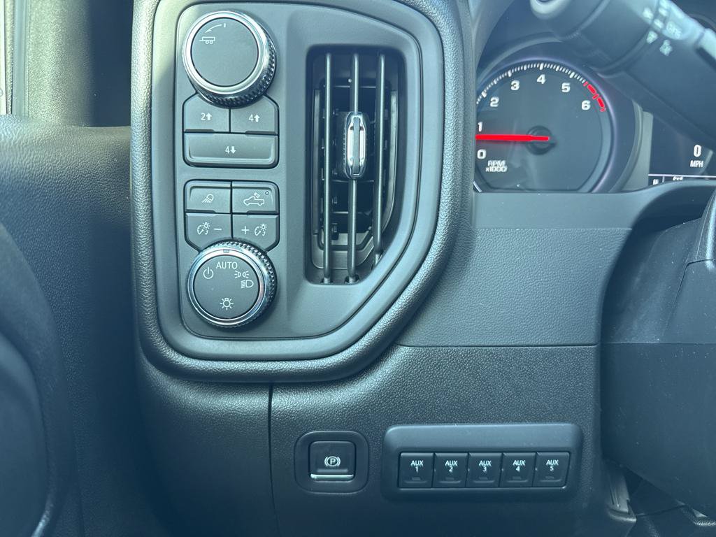 New 2026 GMC Sierra 2500 Pro w/ Convenience Package AWD/4WD image 16