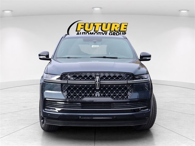 New 2025 Lincoln Navigator Reserve w/ Jet Appearance Package image 3