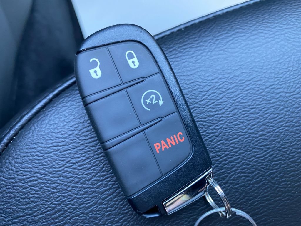 Certified 2025 Jeep Compass Limited AWD/4WD image 26
