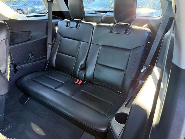 Used 2022 Ford Explorer XLT w/ Equipment Group 202A image 7