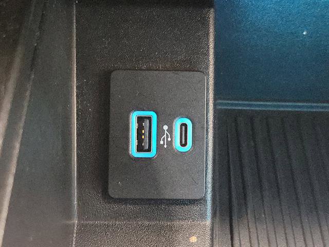 Used 2020 Ford Expedition XLT image 30