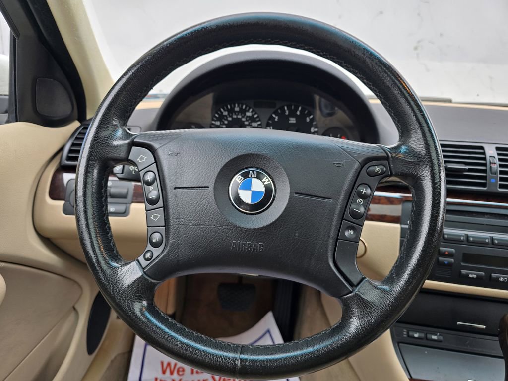 Used 2004 BMW 325i Sedan image 19
