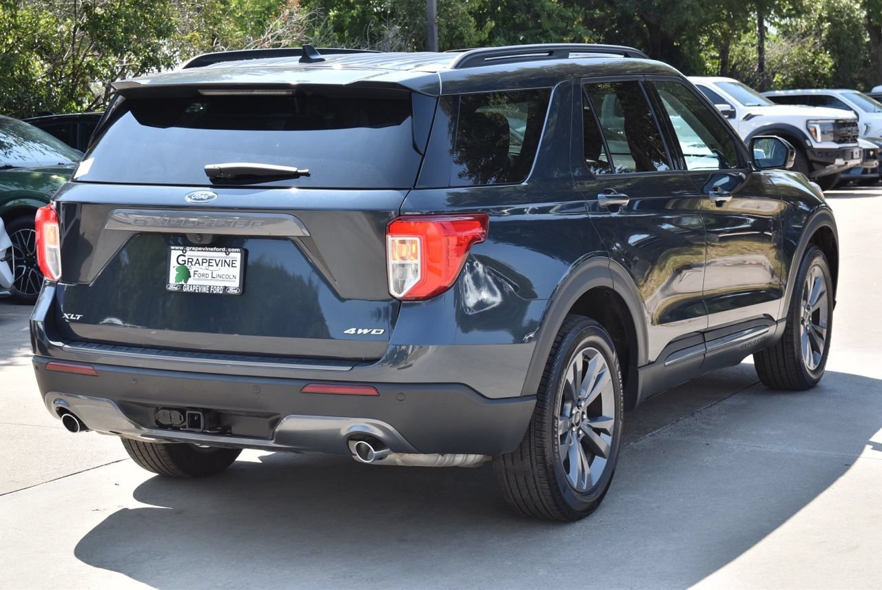 Used 2024 Ford Explorer XLT w/ Equipment Group 202A AWD/4WD image 8