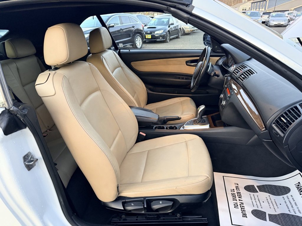 Used 2011 BMW 135i Convertible image 23