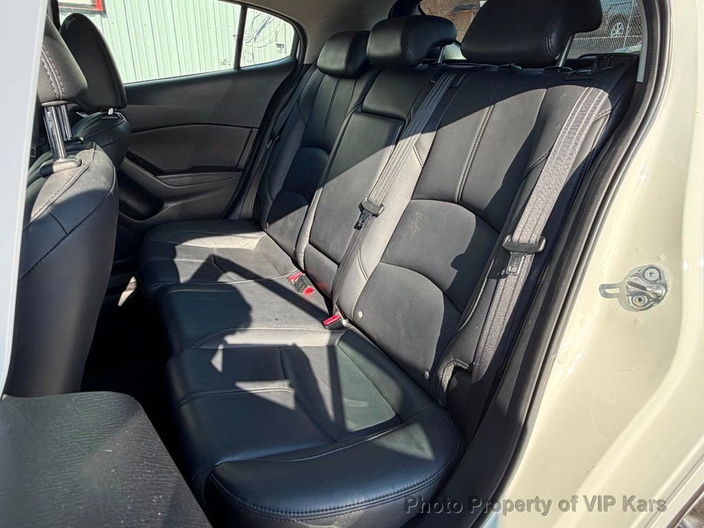 Used 2018 MAZDA MAZDA3 Touring FWD image 14
