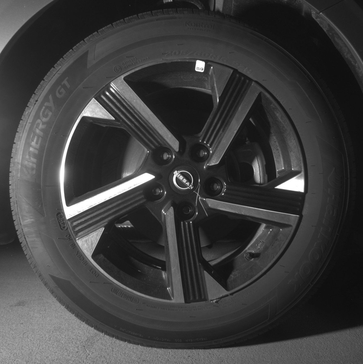 Used 2025 Nissan Sentra SV image 13