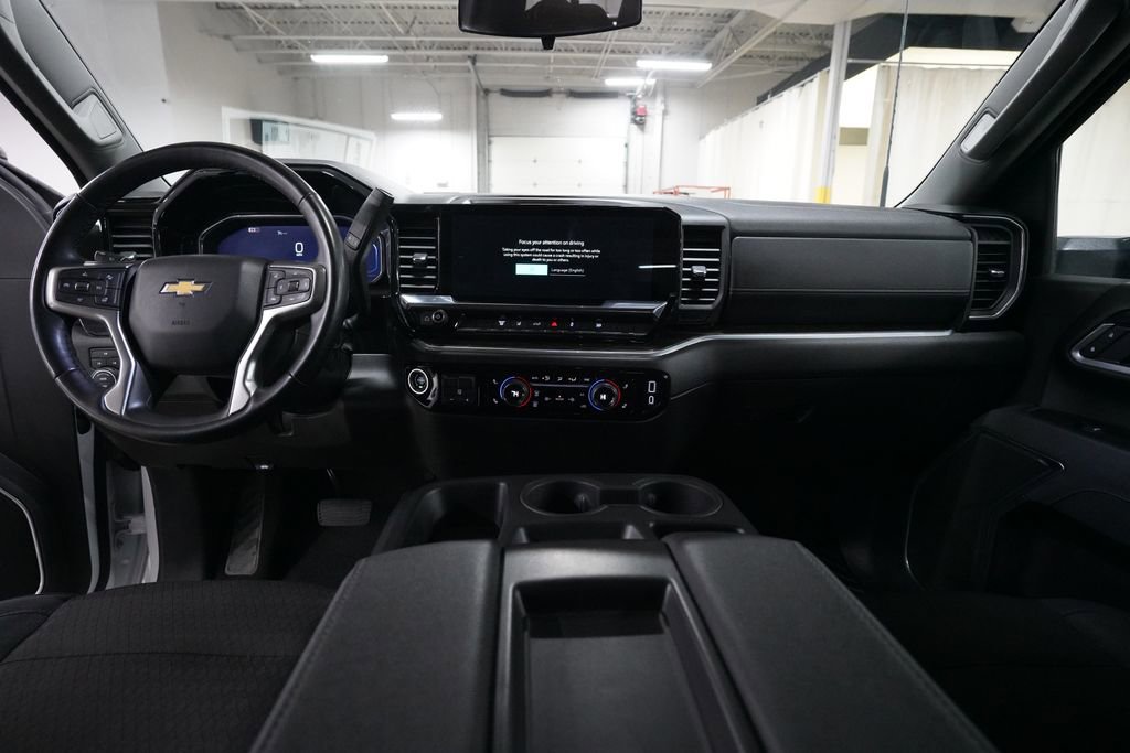 Used 2025 Chevrolet Silverado 2500 LT w/ Convenience Package AWD/4WD image 5