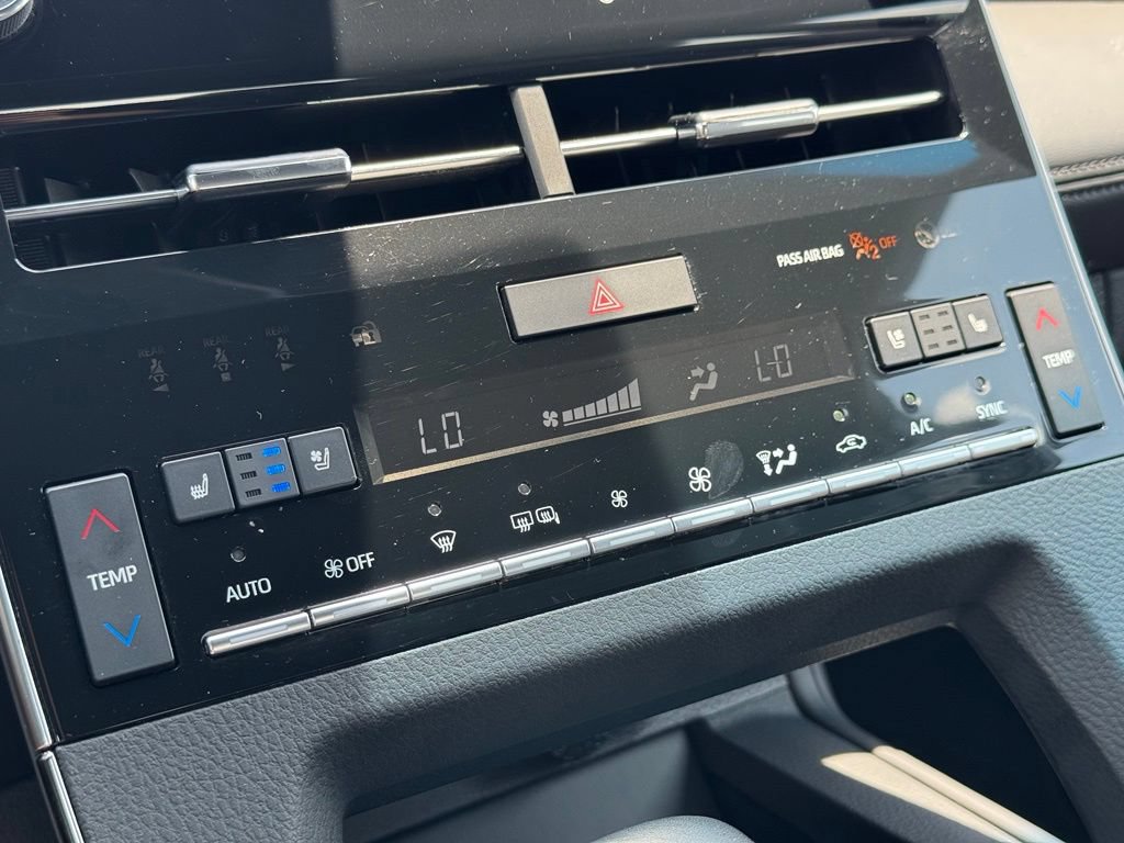 Used 2022 Toyota Avalon Limited w/ Advanced Safety Package FWD image 29