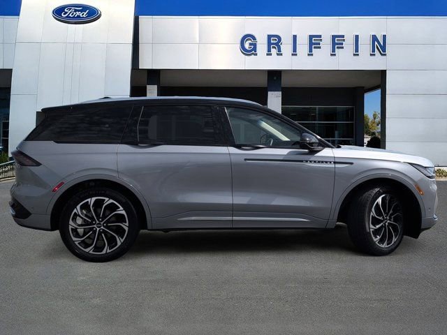 Used 2024 Lincoln Nautilus Reserve w/ Equipment Group 202A image 3