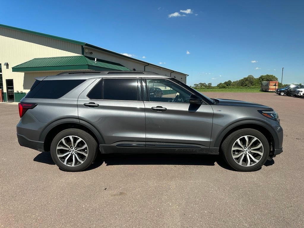 Used 2025 Ford Explorer ST-Line AWD/4WD image 35
