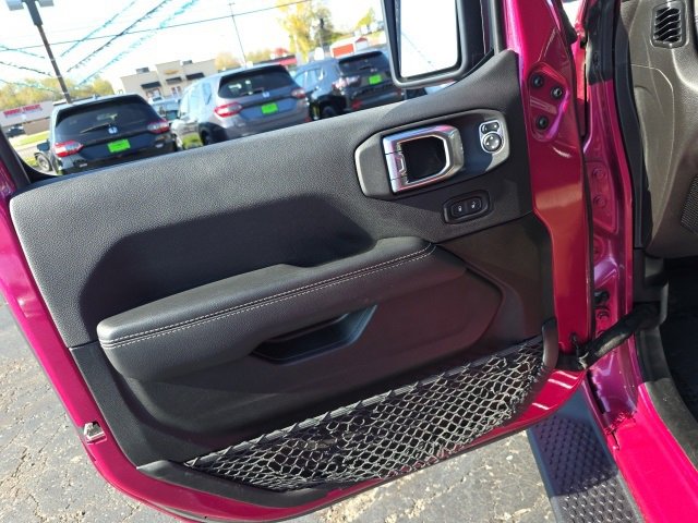 Used 2022 Jeep Wrangler Unlimited Sahara w/ Safety Group image 11