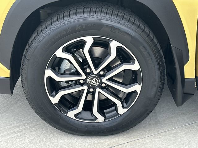 Used 2024 Toyota Corolla Cross AWD Hybrid w/ Moonroof Package image 26
