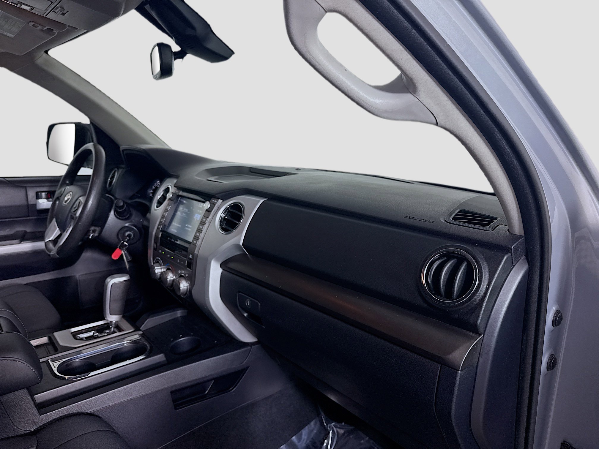 Used 2020 Toyota Tundra SR5 w/ SR5 Upgrade Package image 29