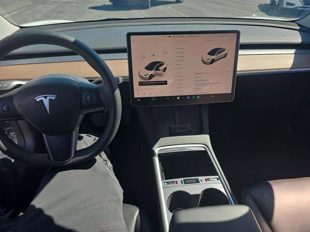 Used 2023 Tesla Model 3 Standard Range image 23