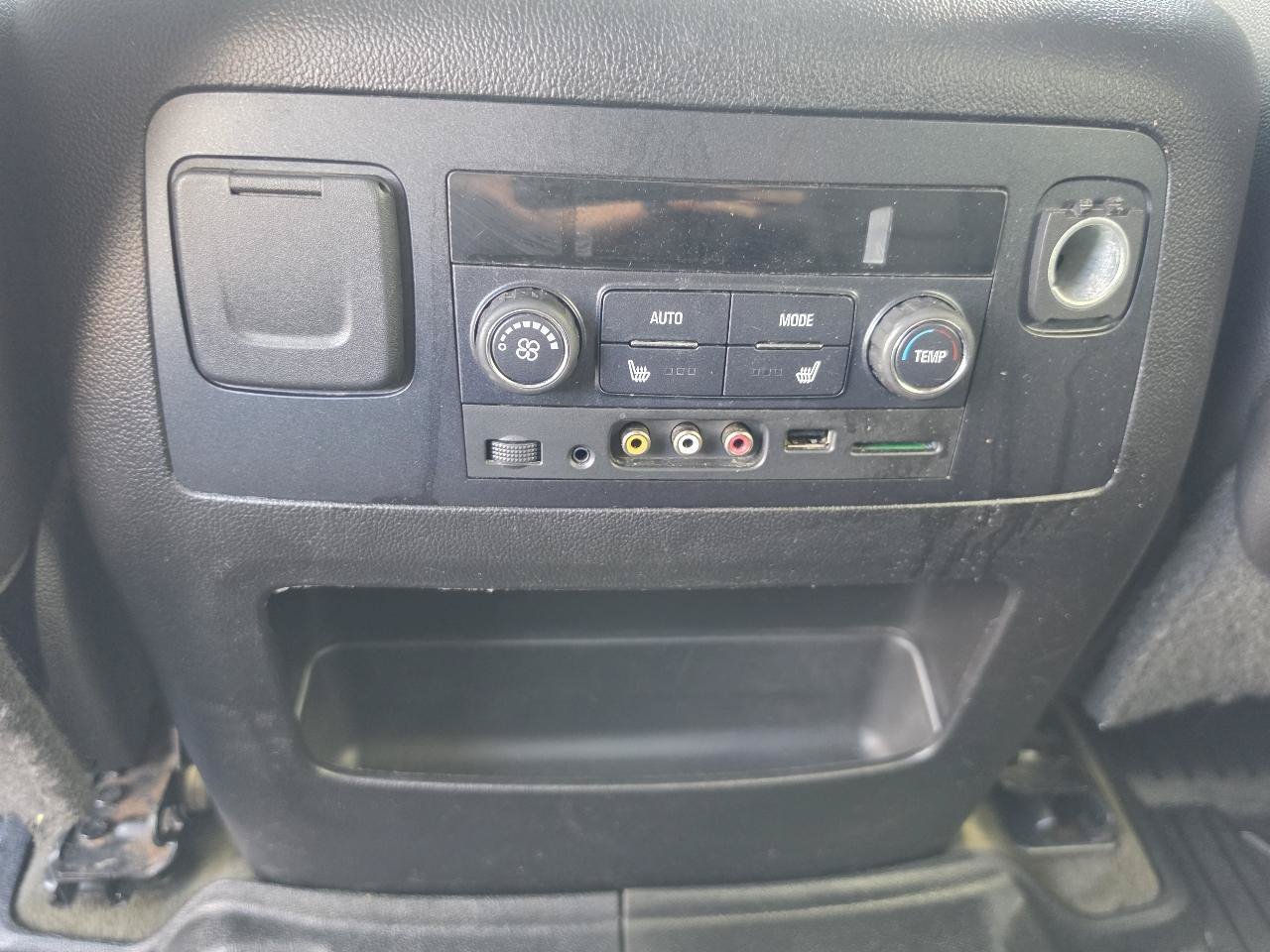 Used 2015 Chevrolet Tahoe LTZ AWD/4WD image 10