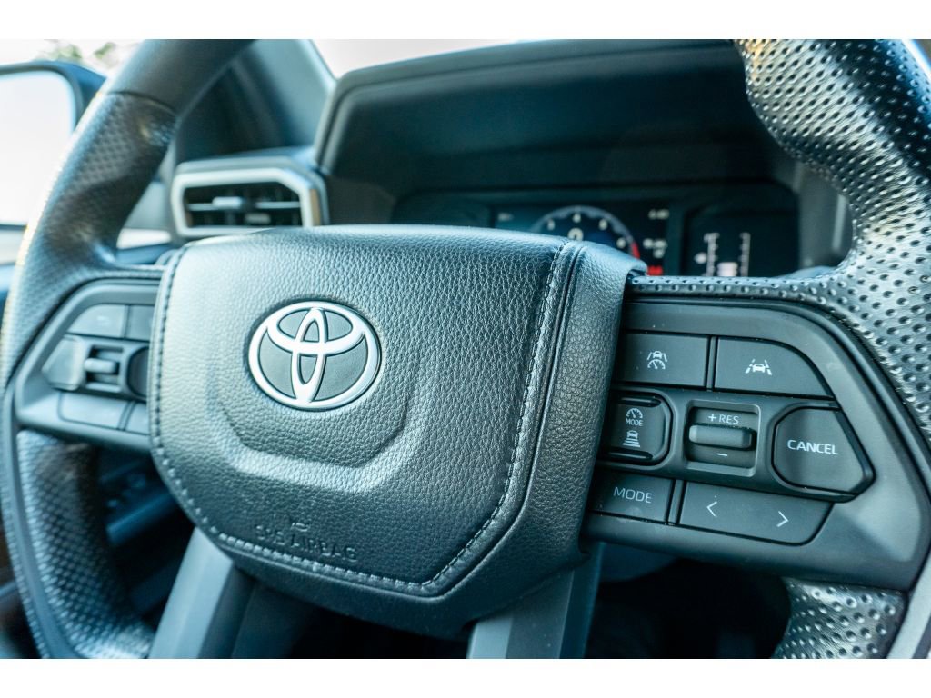 Certified 2025 Toyota Tacoma SR5 AWD/4WD image 26