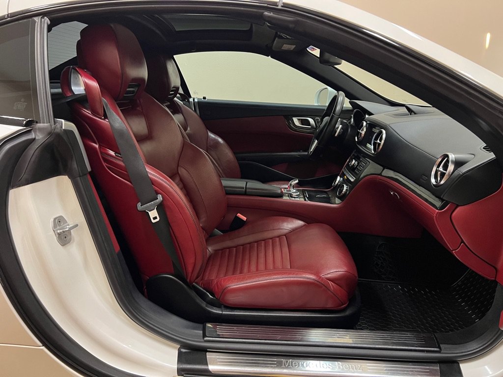 Used 2013 Mercedes-Benz SL 550 w/ Premium Pkg image 24