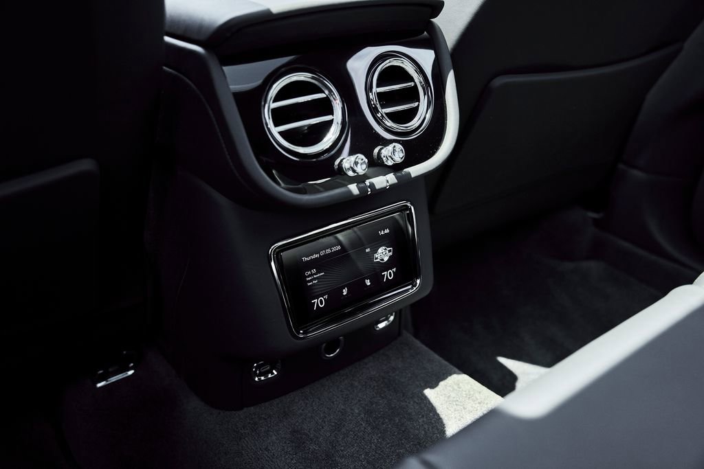 Used 2024 Bentley Bentayga AWD/4WD image 49