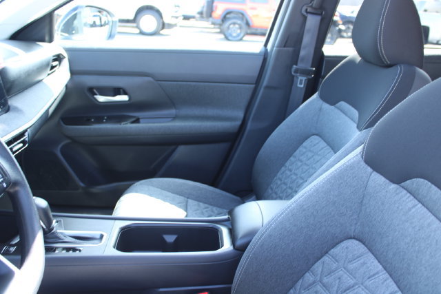 Used 2026 Nissan Kicks SV w/ SV Premium Package FWD image 29