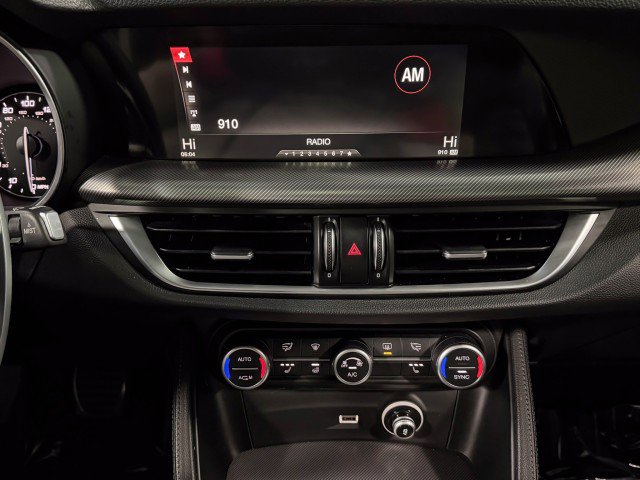 Used 2018 Alfa Romeo Stelvio Ti Sport image 24