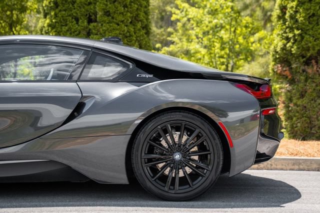 Used 2020 BMW i8 Coupe AWD/4WD image 12