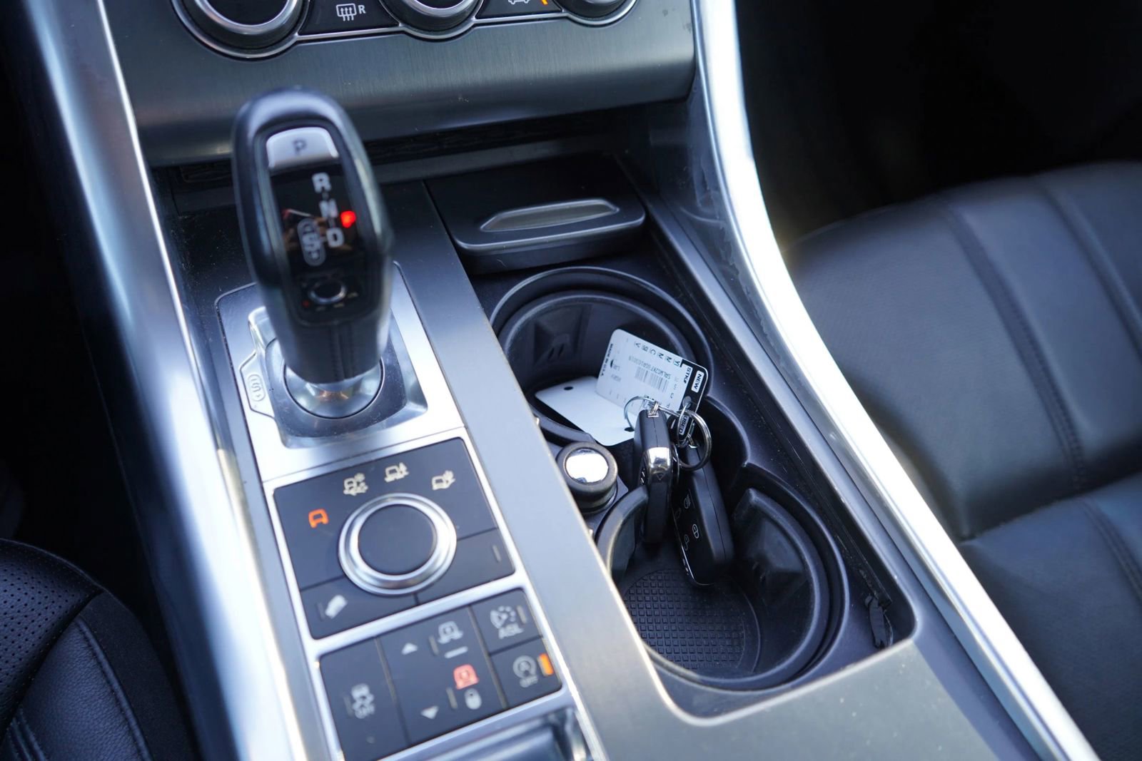 Used 2016 Land Rover Range Rover Sport SE image 11