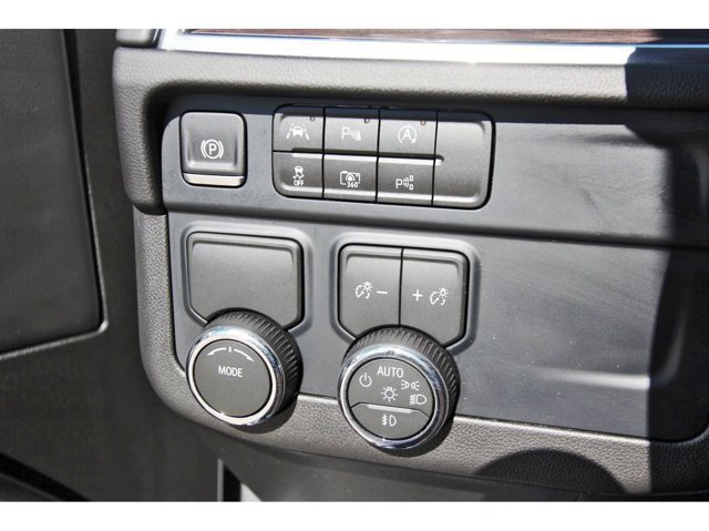 Used 2026 Chevrolet Tahoe LT w/ Comfort Package RWD image 25
