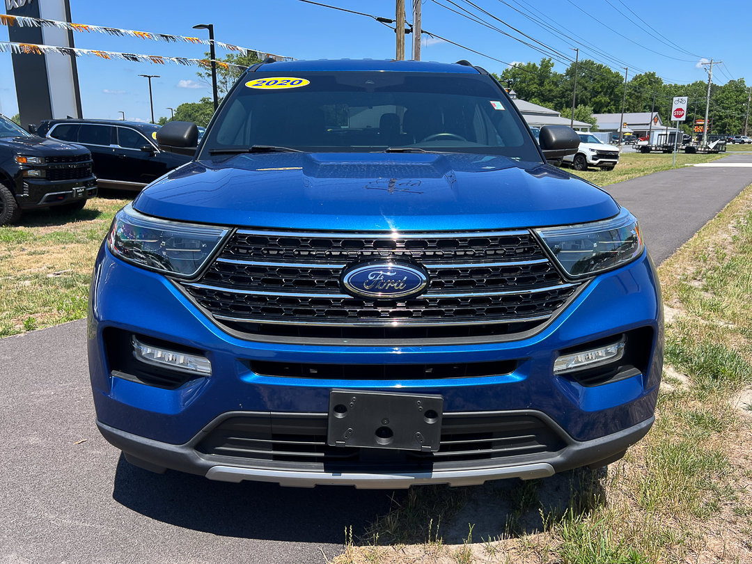 Used 2020 Ford Explorer XLT w/ Equipment Group 202A AWD/4WD image 13