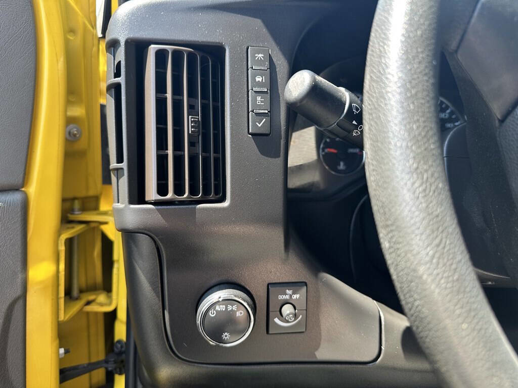 Used 2022 Chevrolet Express 2500 image 18