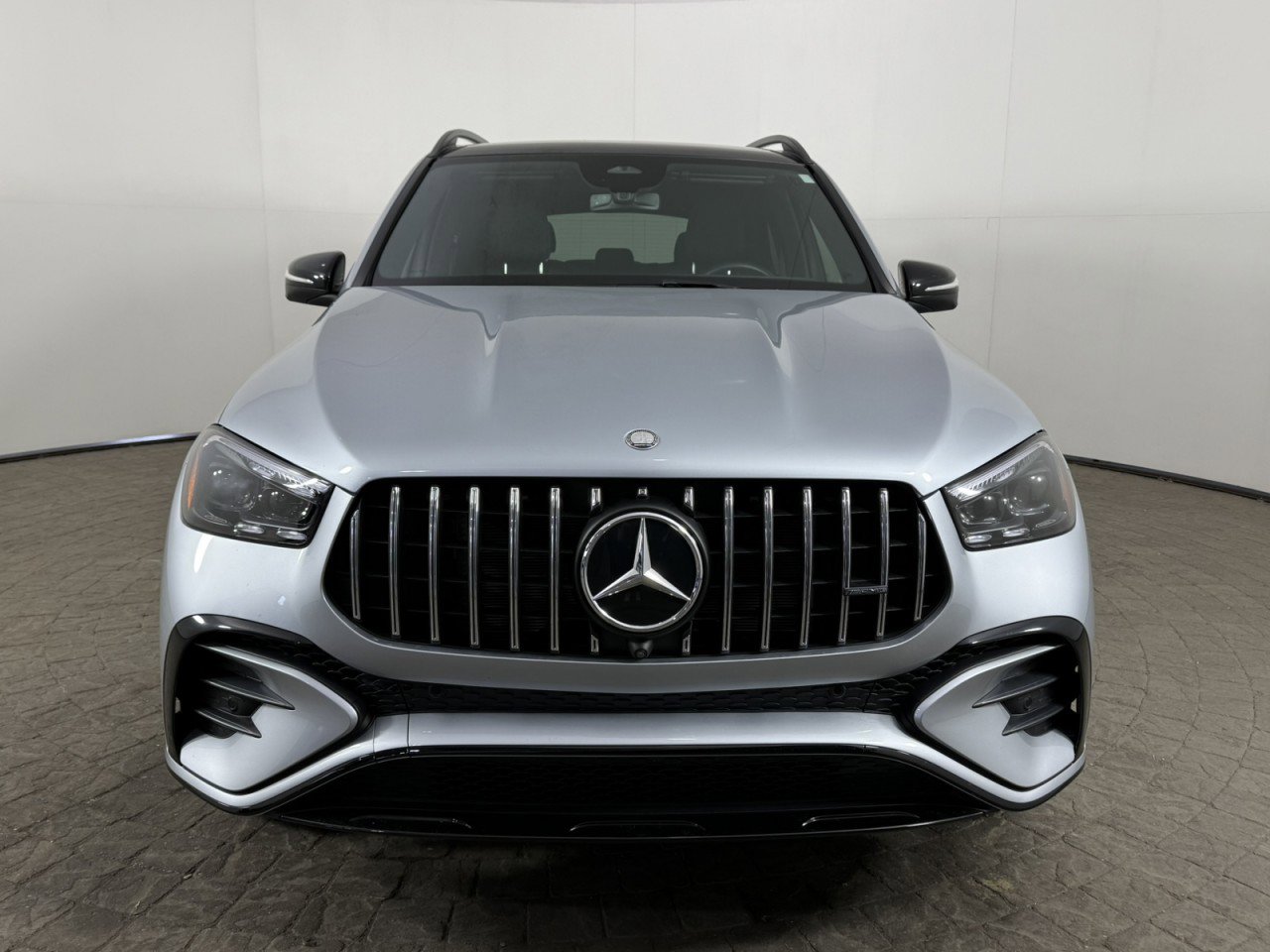 Used 2025 Mercedes-Benz GLE 53 AMG 4MATIC image 2