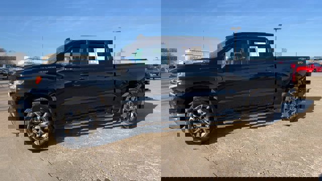 Used 2023 Chevrolet Silverado 1500 LT image 5