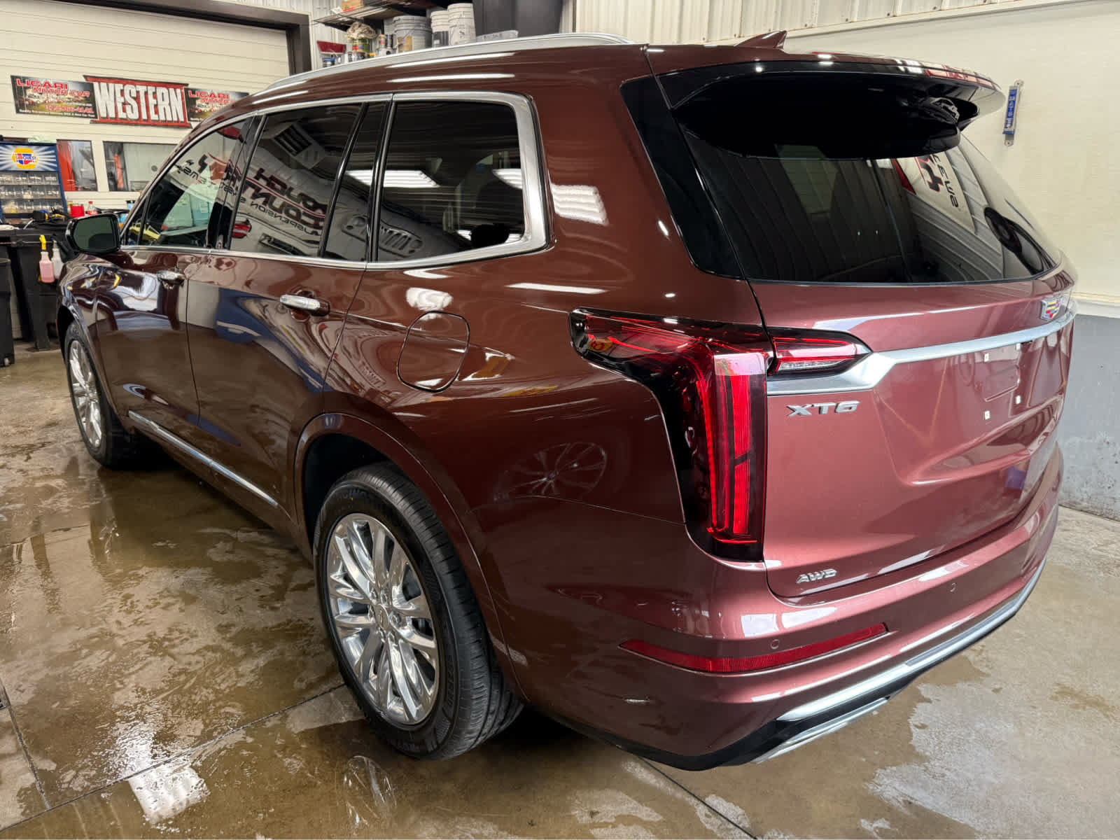 Used 2022 Cadillac XT6 Premium Luxury AWD/4WD image 7