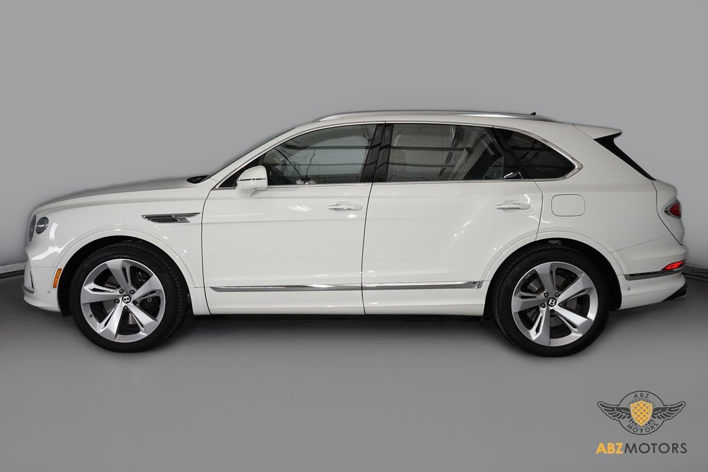 Used 2023 Bentley Bentayga Plug-In Hybrid image 5