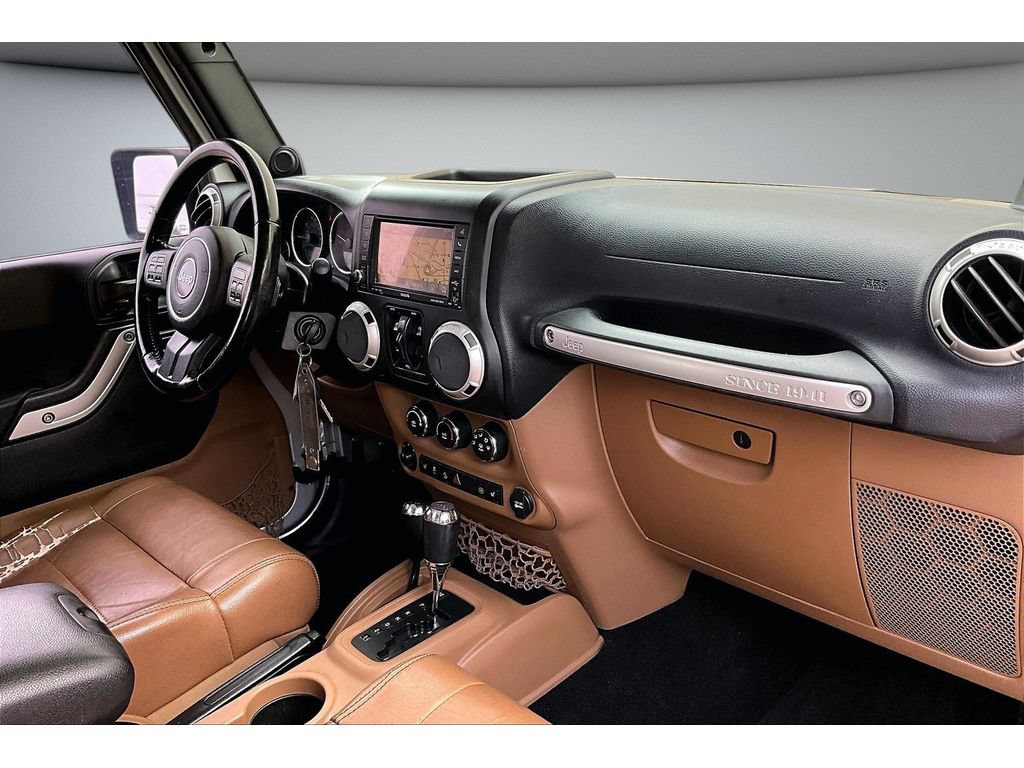 Used 2011 Jeep Wrangler Unlimited Sahara w/ Dual Top Group AWD/4WD image 46