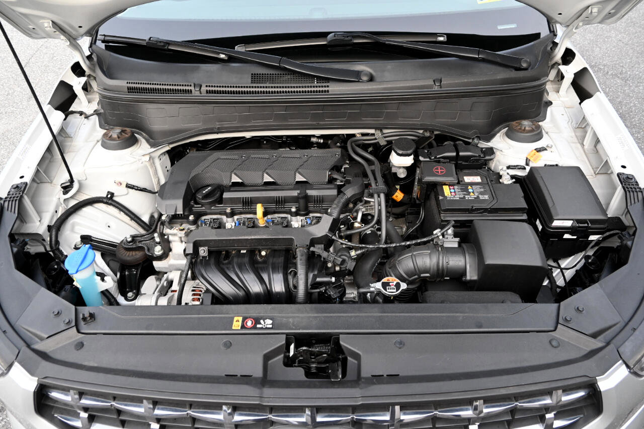 Used 2022 Hyundai Venue SEL image 41