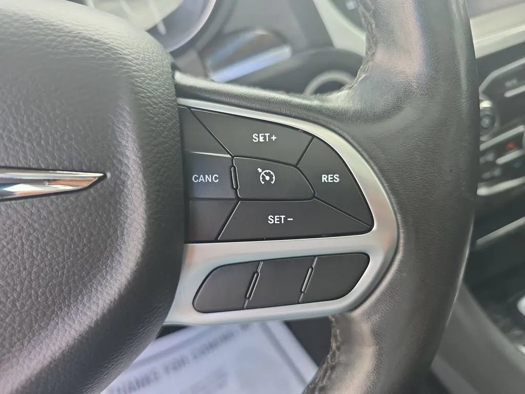 Used 2020 Chrysler 300 Limited RWD image 26