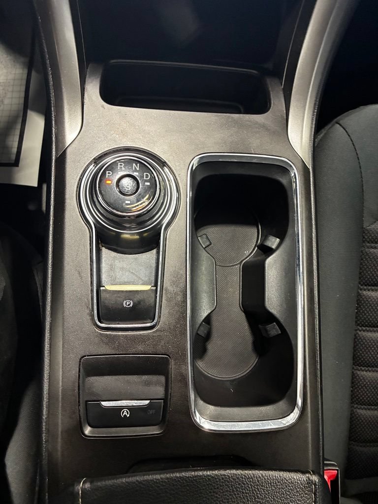 Used 2018 Ford Fusion SE w/ Fusion SE Technology Package FWD image 25