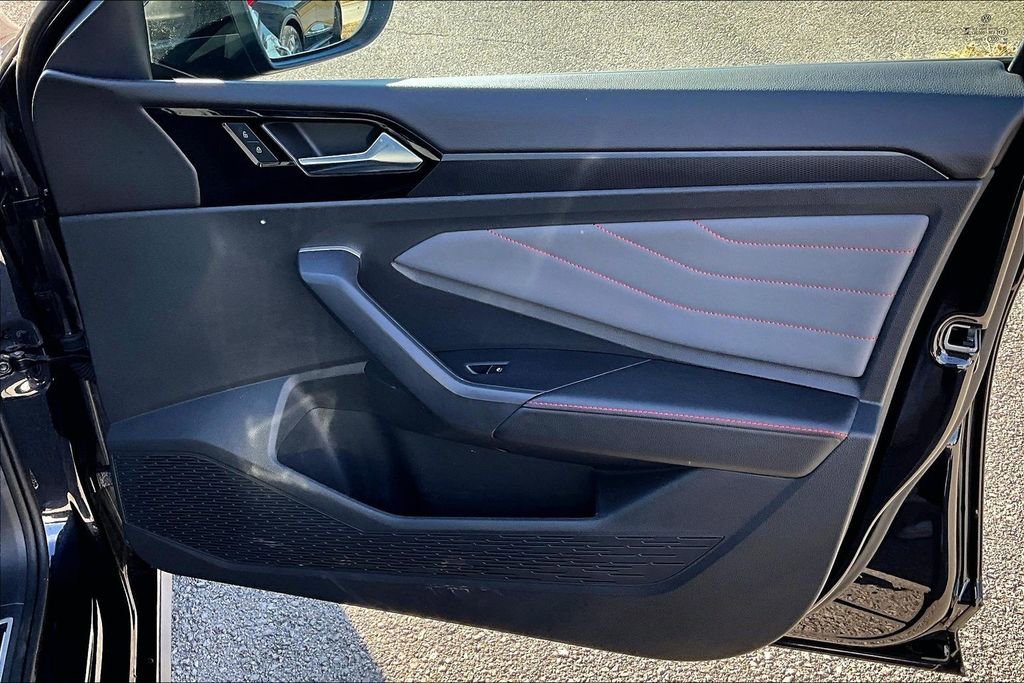 Used 2025 Volkswagen Jetta GLI Autobahn image 25